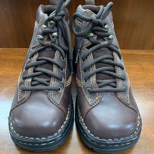 Eastland Women's Lace Up Boots